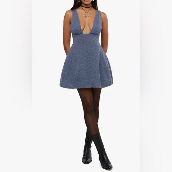 NWT WeWoreWhat Grey‎ Blue Textured Knit V-Neck Mini Dress Size 6 - Picture 1 of 8